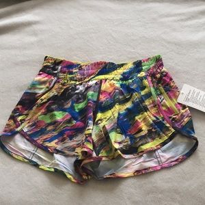 NWT Tracker LR 4” Catalyst Multi shorts